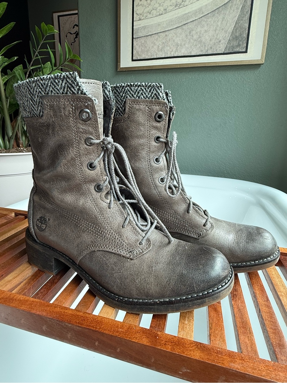Timberland Gray Lace-Up Leather Ankle Boots with Harris Tweed Knit Collar